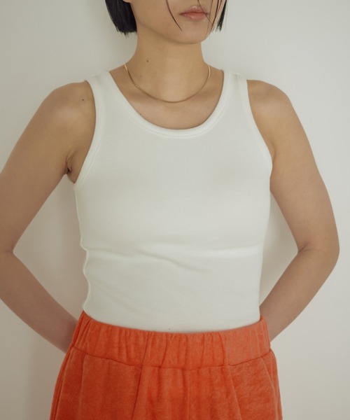 earthy（アーシー）の「BASICリブタンクトップ（タンクトップ・レディース・ブラック/ブルー/ブラウン/ホワイト・SMALL/MEDIUM）」の2枚目の写真