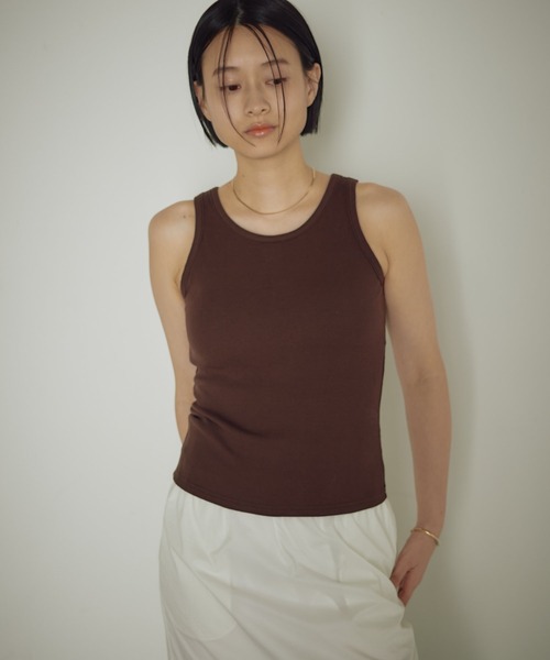 earthy（アーシー）の「BASICリブタンクトップ（タンクトップ・レディース・ブラック/ブルー/ブラウン/ホワイト・SMALL/MEDIUM）」の7枚目の写真