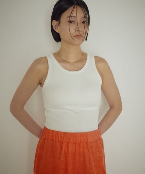 earthy（アーシー）の「BASICリブタンクトップ（タンクトップ・レディース・ブラック/ブルー/ブラウン/ホワイト・SMALL/MEDIUM）」の5枚目の写真