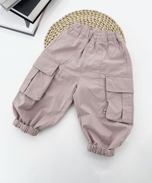 aimoha（アイモハ）の「【aimoha-KIDS-】ポケットキッズカーゴパンツ（カーゴパンツ・キッズ・ブラック/ベージュ/オフホワイト/ピンク/グリーン・90/100/110/120/130）」の5枚目の写真
