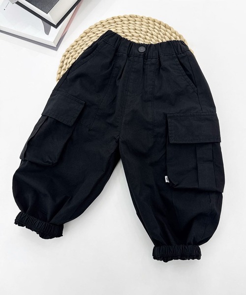 aimoha（アイモハ）の「【aimoha-KIDS-】ポケットキッズカーゴパンツ（カーゴパンツ・キッズ・ブラック/ベージュ/オフホワイト/ピンク/グリーン・90/100/110/120/130）」の2枚目の写真