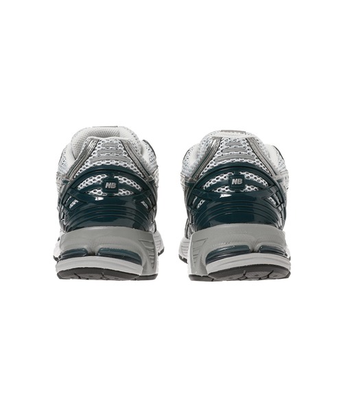 NEW BALANCE(ニューバランス)の「new balance U1906RCE(スニーカー・メンズ・シルバー・28cm/27.5cm/27cm/26.5cm/29cm)」の3枚目の写真