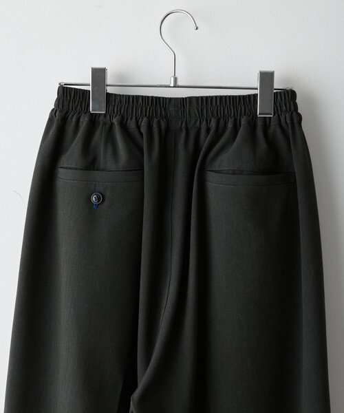WHIMSIC（ウィムジック）の「【WHIMSIC/2サイズ展開】ルーズフィットイージースラックス（スラックス・レディース・チャコールグレー/ネイビー/ベージュ・1/2）」の19枚目の写真