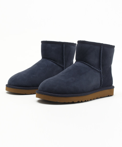 UGG Australia(アグオーストラリア)の「UGG australia ショートブーツ(ブーツ・レディース・ネイビー/ブラック/ブラウン・7/8/6/5)」の1枚目の写真