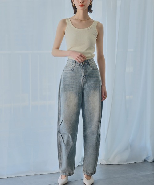 Ampirula（アンピルーラ）の「サイドニータックカーブデニムパンツ（デニムパンツ・レディース・ブルー・S/M）」の3枚目の写真