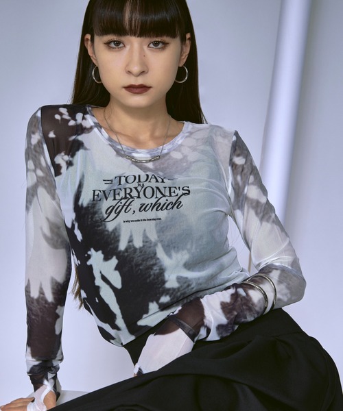 Ezick(エジック)の「Nuance spring ロゴニュアンスシアートップス(Tシャツ/カットソー・レディース・ピンク/ネイビー/ブラック・FREE)」の1枚目の写真