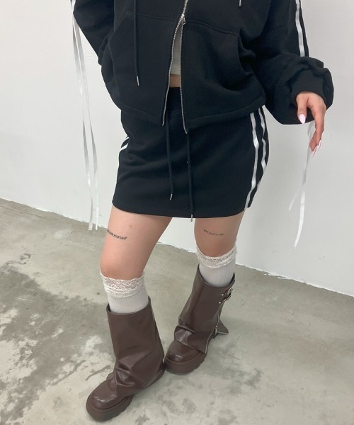 .KOM(ドットコム)の「A'GEM/9 × .kom 『.KOM/ドットケーオーエム』 ラインスカート(スカート・レディース・ブラック/グレー・FREE)」の8枚目の写真
