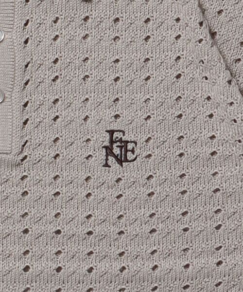 FFEIN（フェイン）の「【FFEIN（フェイン）】メッシュニット刺繍ポロシャツ / ポロシャツ メッシュ レギュラーカラー 半袖　リブライン（ポロシャツ・メンズ・ベージュ/ブラウン/チャコール・SMALL/MEDIUM/LARGE）」の4枚目の写真
