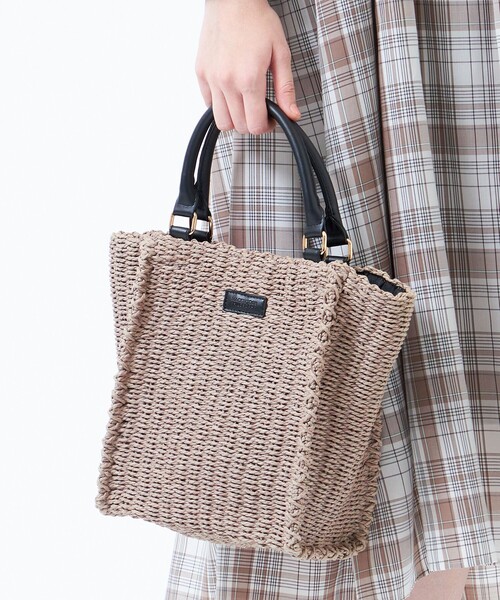 MACKINTOSH PHILOSOPHY（ﾏｯｷﾝﾄｯｼｭ ﾌｨﾛｿﾌｨｰ）の「スクエアペーパートート（トートバッグ・レディース・ベージュ/チャコールグレー・FREE）」の2枚目の写真