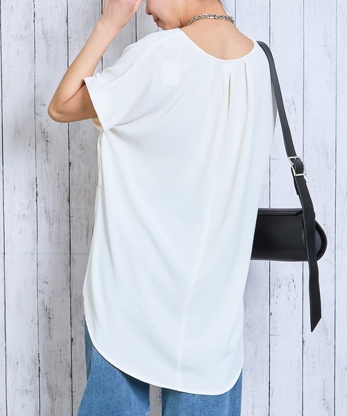 GORGE(ゴージ)の「《ゆるっとスキッパー》レディース チュニックトップス 体型カバー 半袖 夏服(チュニック・レディース・ブラック/オフホワイト/ブルー・F)」の7枚目の写真