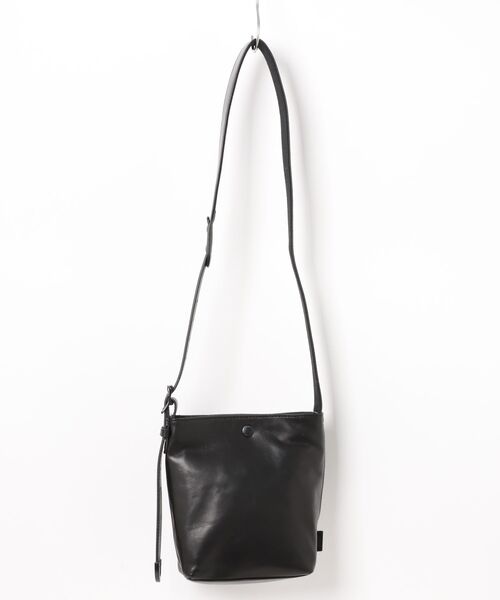 UNTRACK（アントラック）の「CITY PLUS /THE BUCKET TOTE ショルダーバッグ 60361（トートバッグ・メンズ・ブラック・FREE）」の3枚目の写真