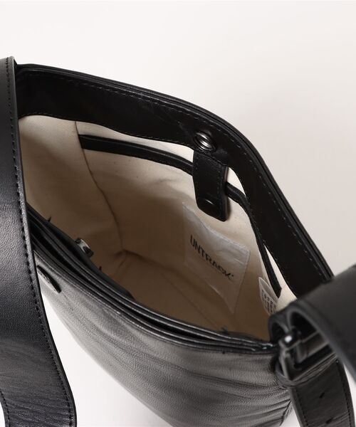 UNTRACK（アントラック）の「CITY PLUS /THE BUCKET TOTE ショルダーバッグ 60361（トートバッグ・メンズ・ブラック・FREE）」の5枚目の写真