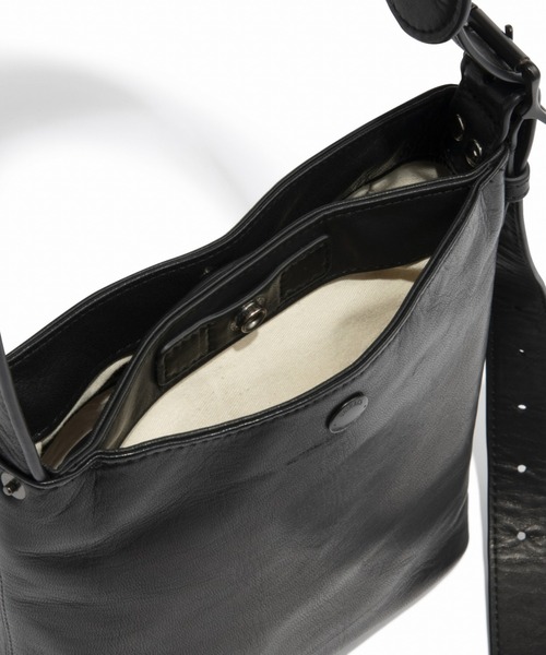 UNTRACK（アントラック）の「CITY PLUS /THE BUCKET TOTE ショルダーバッグ 60361（トートバッグ・メンズ・ブラック・FREE）」の11枚目の写真