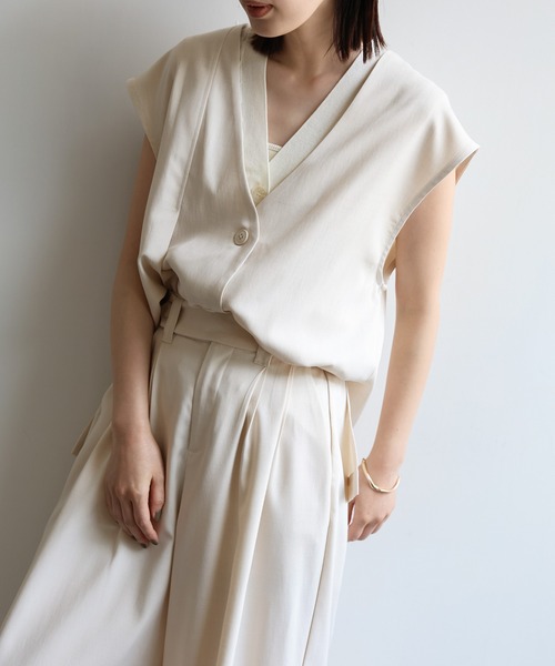 select MOCA Et（セレクトモカエト）の「【Et】No-collar vest and slacks set-up（セットアップ・レディース・ブラック/アイボリー・MEDIUM/LARGE）」の3枚目の写真