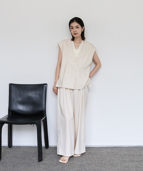 select MOCA Et（セレクトモカエト）の「【Et】No-collar vest and slacks set-up（セットアップ・レディース・ブラック/アイボリー・MEDIUM/LARGE）」の5枚目の写真
