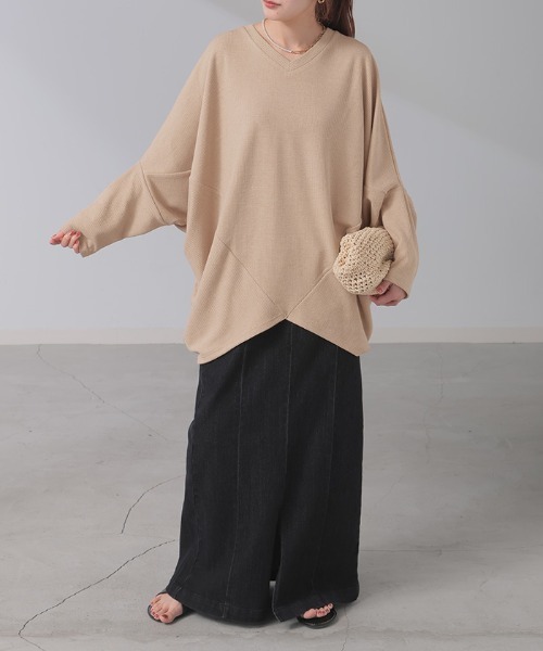 HUG.U（ハグユー）の「モテ。包まれドルマンニット 通年薄手ver.（ニット/セーター・レディース・グレイッシュブルー/セージグリーン/ブラック/ダークベージュ/ダークグレー/オレンジ/ホワイト・FREE）」の16枚目の写真
