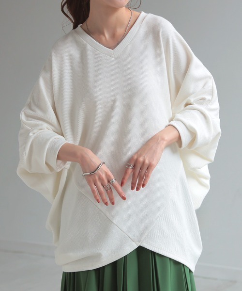 HUG.U（ハグユー）の「モテ。包まれドルマンニット 通年薄手ver.（ニット/セーター・レディース・グレイッシュブルー/セージグリーン/ブラック/ダークベージュ/ダークグレー/オレンジ/ホワイト・FREE）」の11枚目の写真