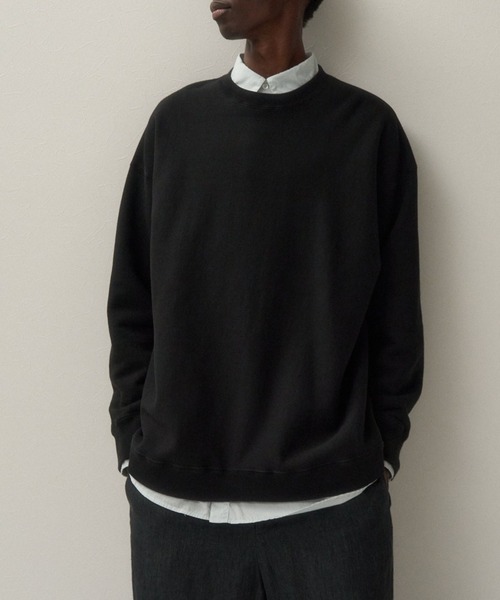 ATON（エイトン）の「ATON GARMENT DYED URAKE ORVERSIZED KKAGGM0101（スウェット・メンズ・ホワイト/ブラック・LARGE）」の2枚目の写真