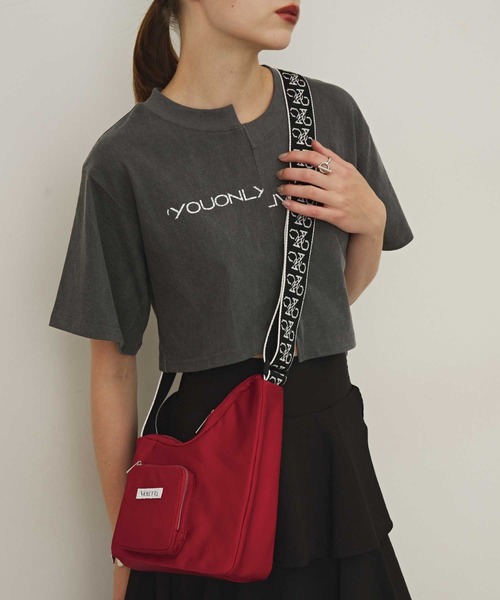 VIOLETTA(ヴィオレッタ)の「ウェーブシェイプナイロンショルダーバッグ(ショルダーバッグ・レディース・ブラック/ベージュ/レッド・FREE)」の13枚目の写真