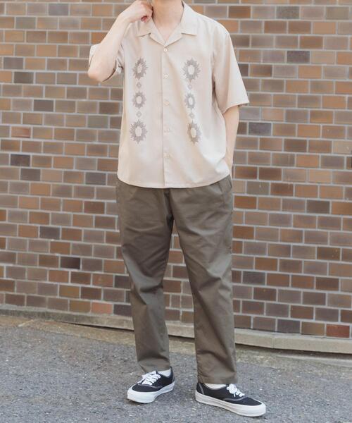 ITEMS URBANRESEARCH（アイテムズ アーバンリサーチ）の「モチーフ刺繍ドライタッチ 半袖シャツ（シャツ/ブラウス・メンズ・チャコールグレー/ベージュ/ブルー系その他・LARGE/MEDIUM）」の6枚目の写真