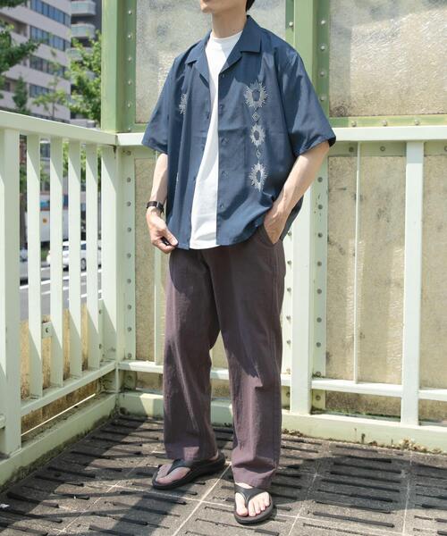 ITEMS URBANRESEARCH（アイテムズ アーバンリサーチ）の「モチーフ刺繍ドライタッチ 半袖シャツ（シャツ/ブラウス・メンズ・チャコールグレー/ベージュ/ブルー系その他・LARGE/MEDIUM）」の13枚目の写真