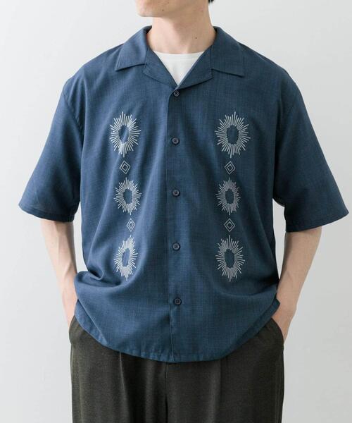 ITEMS URBANRESEARCH（アイテムズ アーバンリサーチ）の「モチーフ刺繍ドライタッチ 半袖シャツ（シャツ/ブラウス・メンズ・チャコールグレー/ベージュ/ブルー系その他・LARGE/MEDIUM）」の14枚目の写真