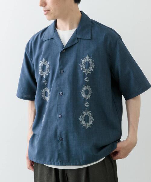 ITEMS URBANRESEARCH（アイテムズ アーバンリサーチ）の「モチーフ刺繍ドライタッチ 半袖シャツ（シャツ/ブラウス・メンズ・チャコールグレー/ベージュ/ブルー系その他・LARGE/MEDIUM）」の16枚目の写真