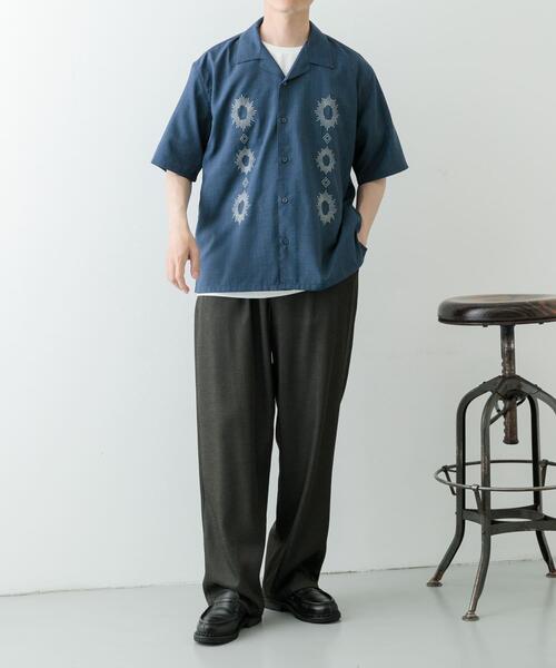 ITEMS URBANRESEARCH（アイテムズ アーバンリサーチ）の「モチーフ刺繍ドライタッチ 半袖シャツ（シャツ/ブラウス・メンズ・チャコールグレー/ベージュ/ブルー系その他・LARGE/MEDIUM）」の19枚目の写真