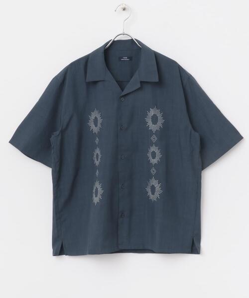 ITEMS URBANRESEARCH（アイテムズ アーバンリサーチ）の「モチーフ刺繍ドライタッチ 半袖シャツ（シャツ/ブラウス・メンズ・チャコールグレー/ベージュ/ブルー系その他・LARGE/MEDIUM）」の20枚目の写真