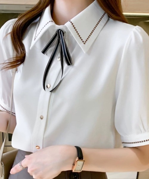 Beststore（ベストストア）の「【新色追加】リボン 付き ボウタイ シャツ ブラウス 半袖 ステッチ デザイン オフィスカジュアル（シャツ/ブラウス・レディース・ベージュ/ホワイト/ブルー/ネイビー・M/L）」の17枚目の写真