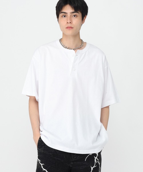 3.3 Field Trip （3.3フィールドトリップ）の「3.3 Field Trip／ヘンリーネックカット半袖（Tシャツ/カットソー・メンズ・グレー/レッド/ホワイト/ブラック・MEDIUM/LARGE）」の2枚目の写真