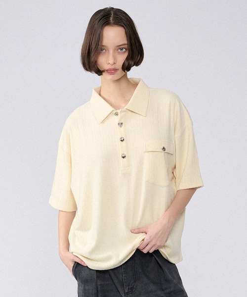 ONCILY(オンシェリー)の「SILVER BUTTON RIB-CUT POLO SHIRT / シルバーボタンリブカットポロシャツ(ポロシャツ・メンズ・ブルー/ブラック/アイボリー/ネイビー・LARGE/SMALL/MEDIUM)」の1枚目の写真