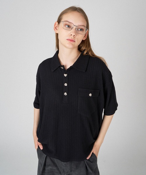 ONCILY(オンシェリー)の「SILVER BUTTON RIB-CUT POLO SHIRT / シルバーボタンリブカットポロシャツ(ポロシャツ・メンズ・ブルー/ブラック/アイボリー/ネイビー・LARGE/SMALL/MEDIUM)」の6枚目の写真