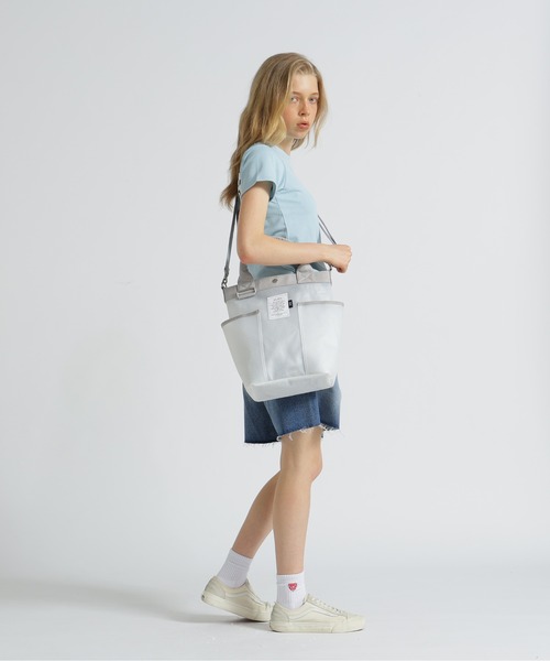 AVIREX（アヴィレックス）の「《直営店限定》CLEAR TOTE BAG/クリアトートバッグ（トートバッグ・レディース・イエロー/ブラック/グレー/セージグリーン/ブルー・F）」の8枚目の写真