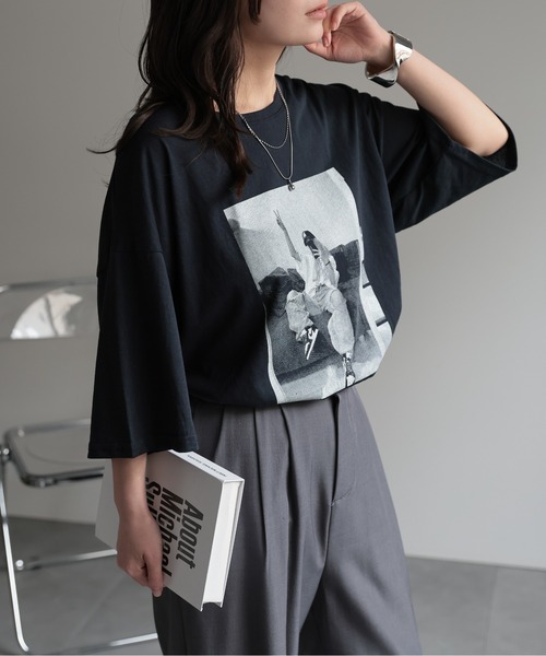 ap retro(アプレトロ)の「フォトプリント半袖BigTee(Tシャツ/カットソー・レディース・オートミール/ブラック/ホワイト/ネイビー・FREE)」の4枚目の写真