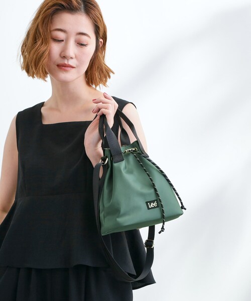 Lee（リー）の「【Lee別注・撥水】巾着ハンドルショルダー（ショルダーバッグ・レディース・モスグリーン/ピンク/ダークグレー/ブラック・00）」の12枚目の写真