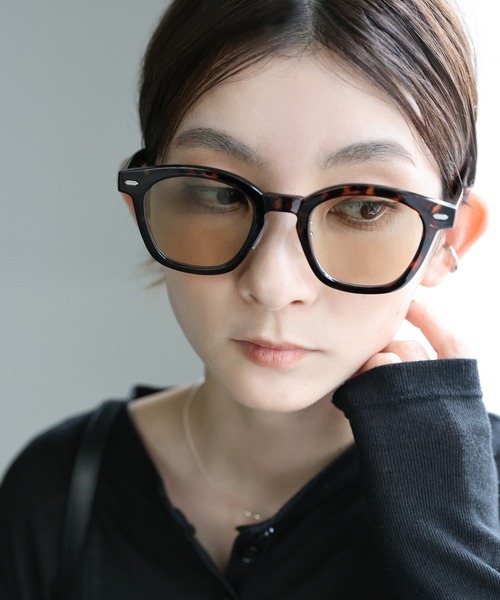 select MOCA(セレクトモカ)の「ウェリントン調光サングラス(サングラス・レディース・ブラウン/ブラック系その他/ブラック・FREE)」の3枚目の写真