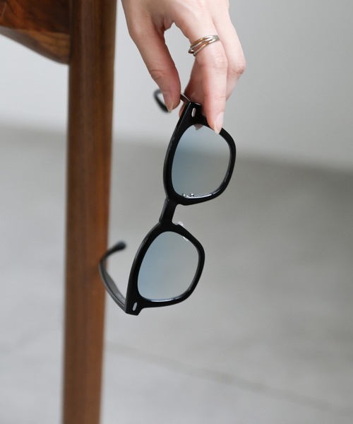 select MOCA(セレクトモカ)の「ウェリントン調光サングラス(サングラス・レディース・ブラウン/ブラック系その他/ブラック・FREE)」の8枚目の写真