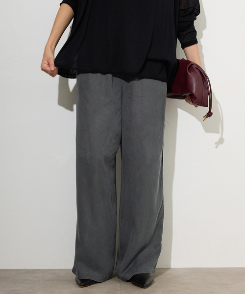 SLOBE IENA(スローブイエナ)の「《セットアップ対応可》製品染めイージーパンツ(その他パンツ・レディース・グレー/カーキ/ベージュ・36/38)」の2枚目の写真