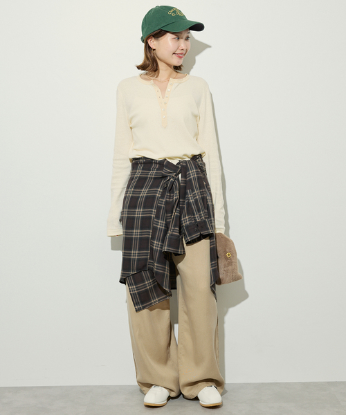 SLOBE IENA(スローブイエナ)の「《セットアップ対応可》製品染めイージーパンツ(その他パンツ・レディース・グレー/カーキ/ベージュ・36/38)」の15枚目の写真