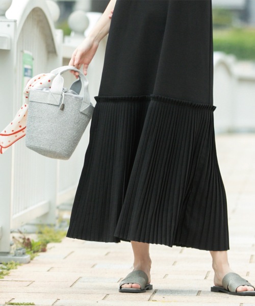 OPAQUE.CLIP（オペークドットクリップ）の「プリーツ切替ノースリーブワンピース【洗濯機洗い可】（ワンピース・レディース・ダークブラウン/ナチュラル/ブラック・00）」の15枚目の写真