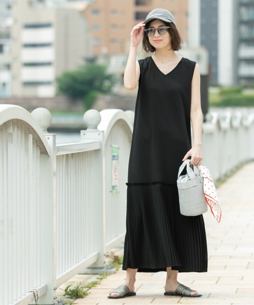 OPAQUE.CLIP（オペークドットクリップ）の「プリーツ切替ノースリーブワンピース【洗濯機洗い可】（ワンピース・レディース・ダークブラウン/ナチュラル/ブラック・00）」の16枚目の写真