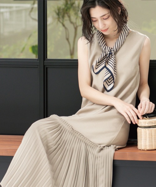 OPAQUE.CLIP（オペークドットクリップ）の「プリーツ切替ノースリーブワンピース【洗濯機洗い可】（ワンピース・レディース・ダークブラウン/ナチュラル/ブラック・00）」の21枚目の写真