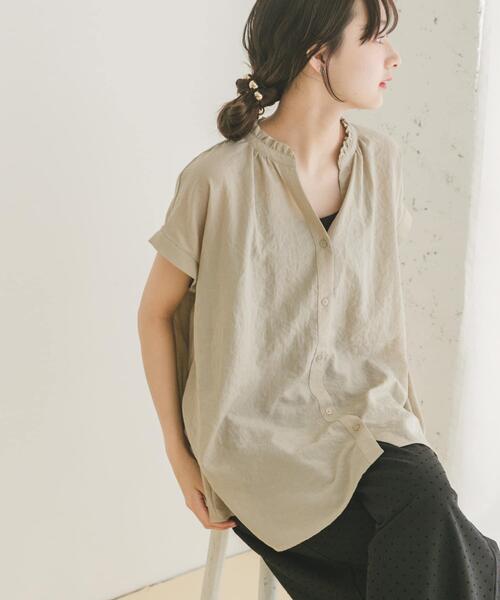 ITEMS URBANRESEARCH（アイテムズ アーバンリサーチ）の「フリルスキッパーブラウス（シャツ/ブラウス・レディース・ブラック/ホワイト/ライトベージュ・FREE）」の3枚目の写真