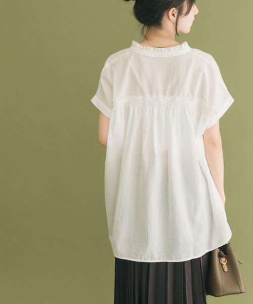 ITEMS URBANRESEARCH（アイテムズ アーバンリサーチ）の「フリルスキッパーブラウス（シャツ/ブラウス・レディース・ブラック/ホワイト/ライトベージュ・FREE）」の18枚目の写真