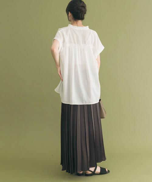 ITEMS URBANRESEARCH（アイテムズ アーバンリサーチ）の「フリルスキッパーブラウス（シャツ/ブラウス・レディース・ブラック/ホワイト/ライトベージュ・FREE）」の22枚目の写真