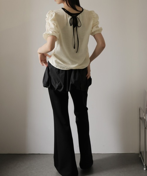 LAFFMO(ラフモ)の「ギャザーパフスリーブブラウス(シャツ/ブラウス・レディース・ベージュ/ブラック・XL/L/M)」の13枚目の写真