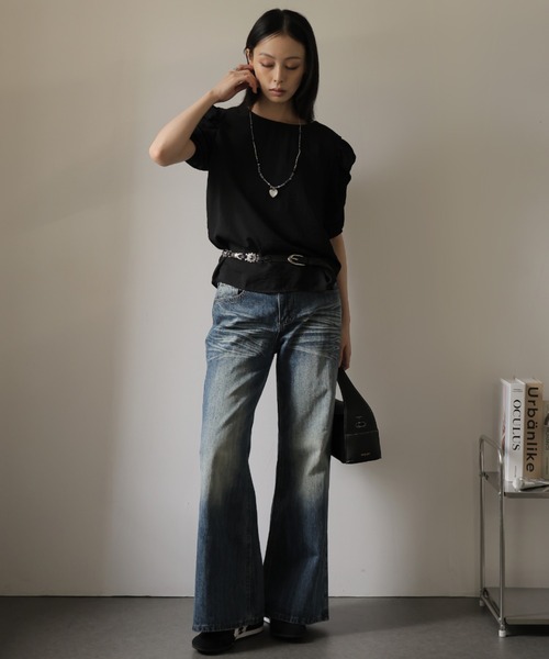 LAFFMO(ラフモ)の「ギャザーパフスリーブブラウス(シャツ/ブラウス・レディース・ベージュ/ブラック・XL/L/M)」の6枚目の写真