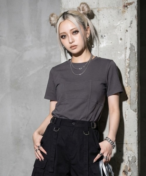 DIP IN CHOCOLATE(ディップインチョコレート)の「ビスチェ風デザインTシャツ【DIP IN CHOCOLATE】(Tシャツ/カットソー・レディース・ブラック/オフホワイト/チャコールグレー/ブラウン・F)」の4枚目の写真