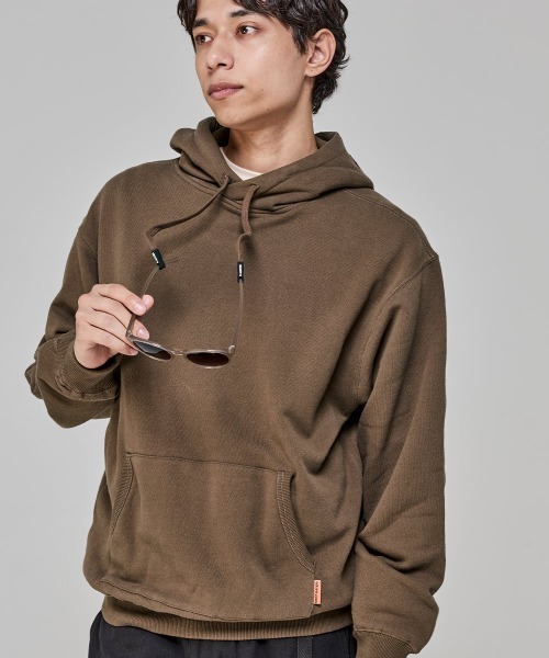 KRIFF MAYER(クリフメイヤー)の「サガラ刺繍裏起毛パーカー(フードロゴ)(スウェット・メンズ・パープル/チャコール/カラフル/グリーン/レッド/ブラウン/グレー/ナチュラル・MEDIUM/X-LARGE/LARGE)」の13枚目の写真